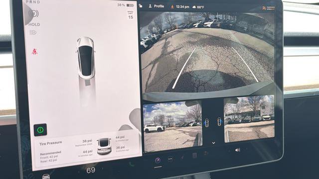 Used 2023 Tesla Model 3 Standard Range image 30
