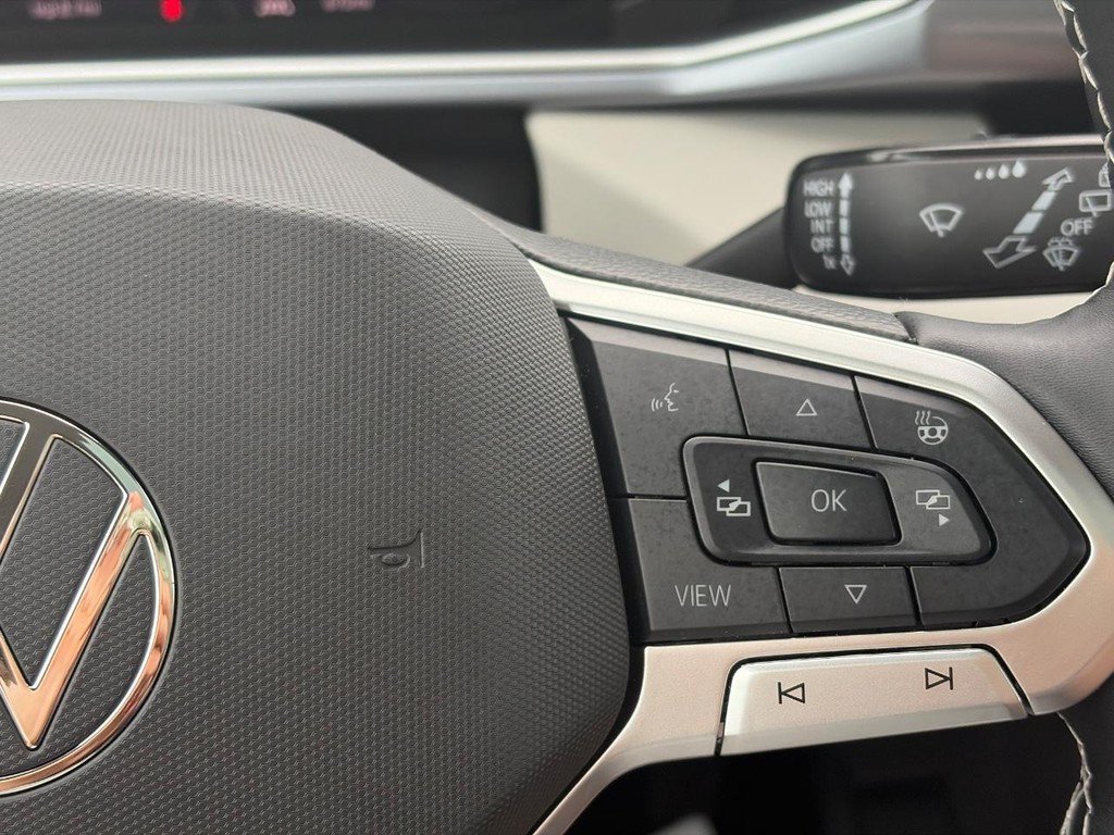 Certified 2025 Volkswagen Taos SEL AWD/4WD image 25