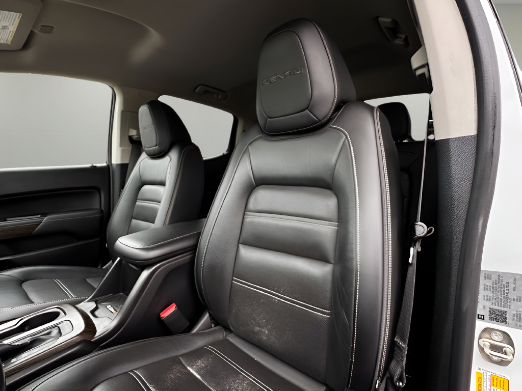 Used 2020 GMC Canyon Denali RWD image 20