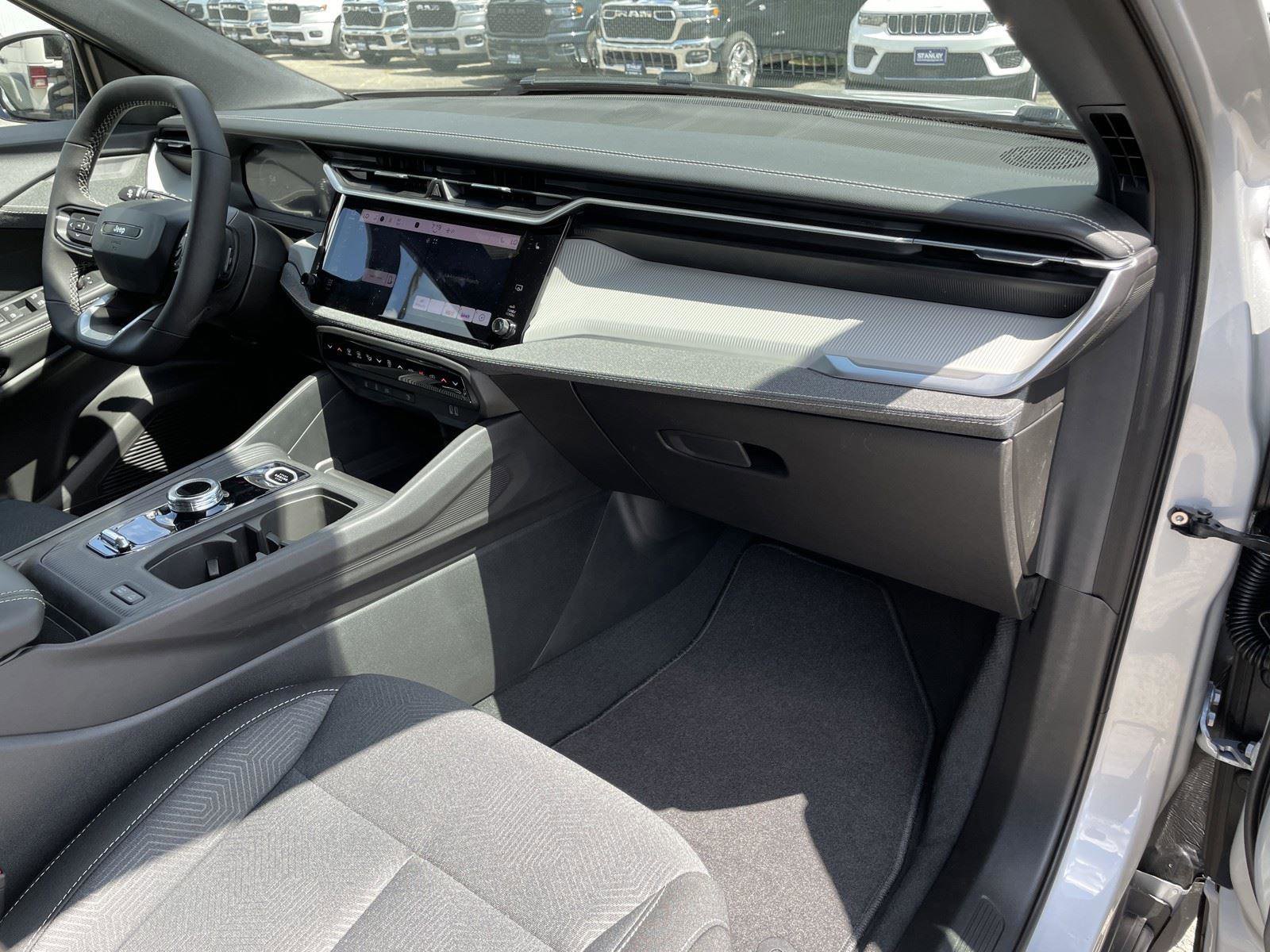 New 2026 Jeep Cherokee Laredo AWD/4WD image 40