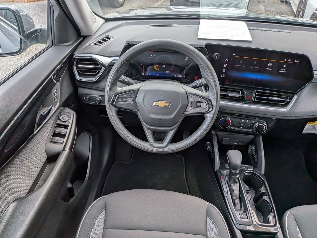 Used 2024 Chevrolet TrailBlazer LT w/ Driver Confidence Package image 16
