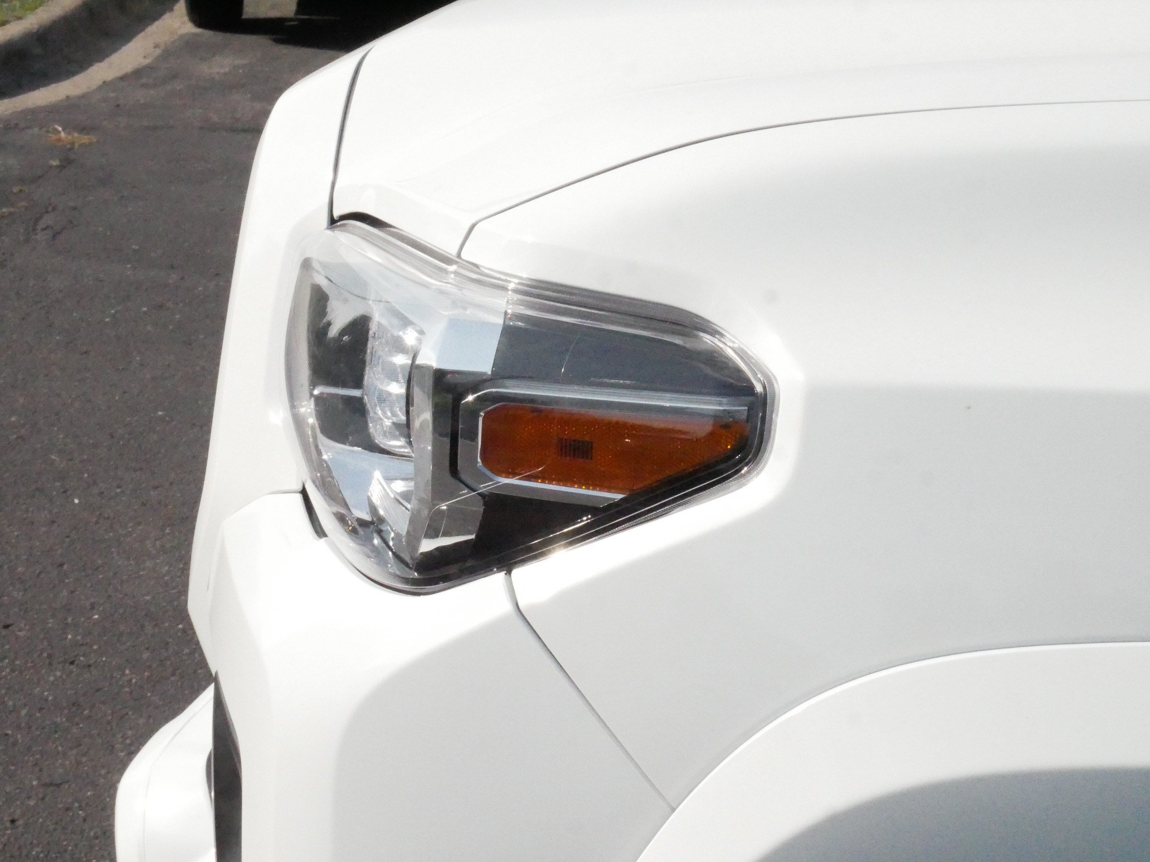 Certified 2019 Toyota Tacoma TRD Sport AWD/4WD image 16
