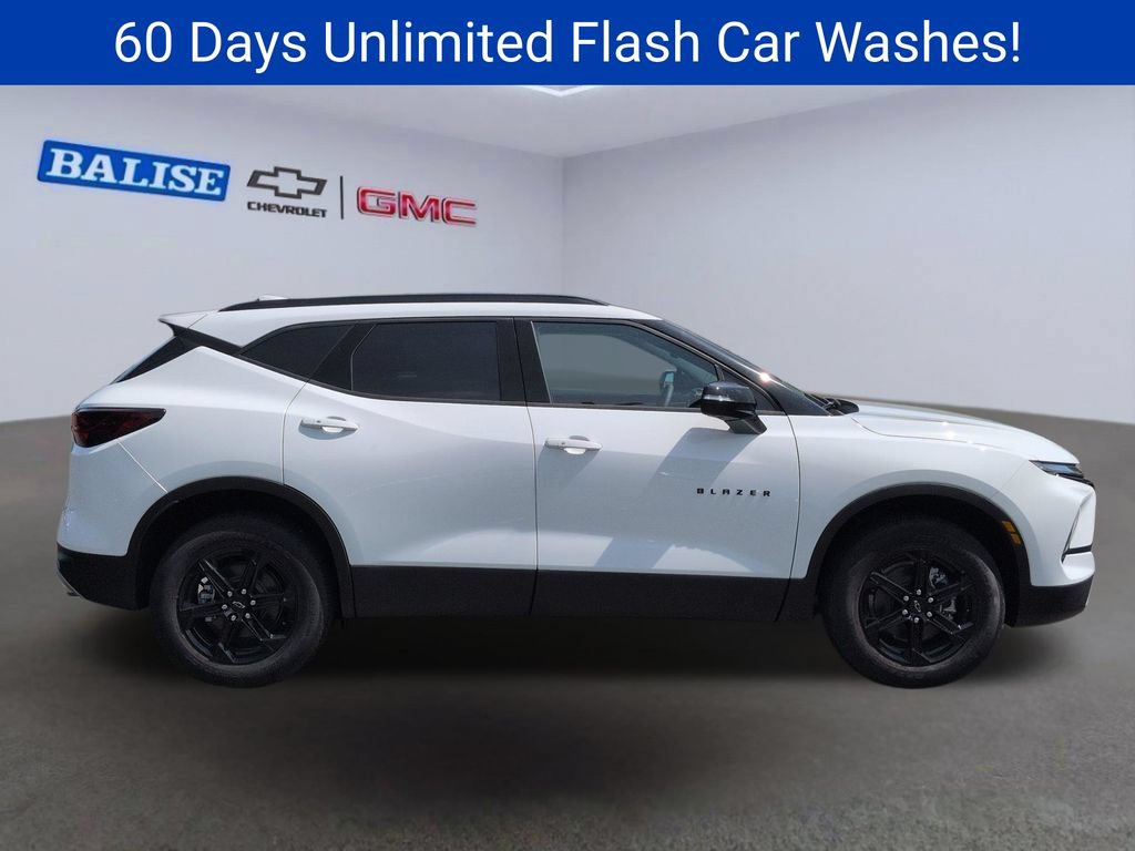 New 2026 Chevrolet Blazer LT w/ Sound & Technology Package AWD/4WD image 2