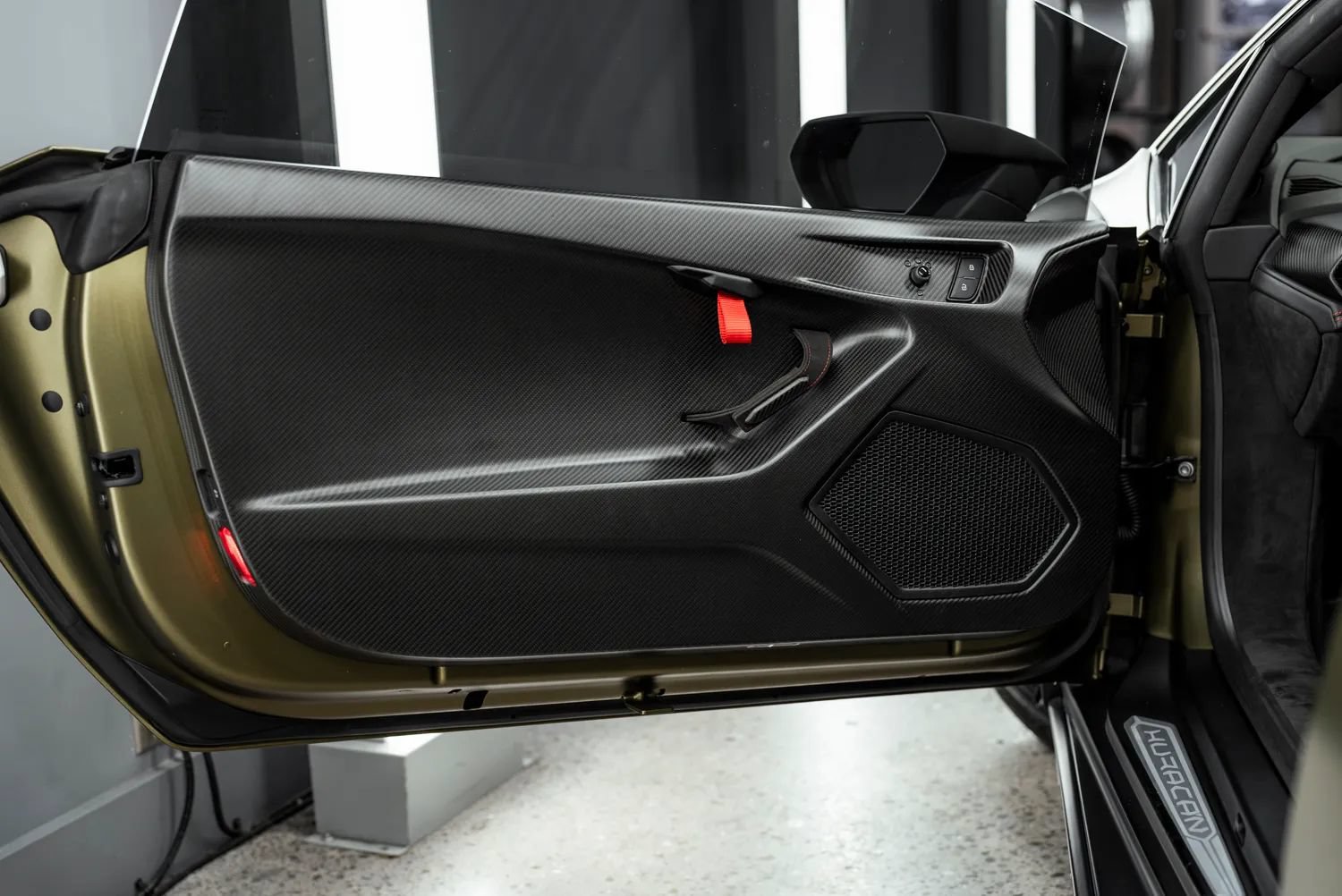 Used 2024 Lamborghini Huracan Sterrato AWD/4WD image 31