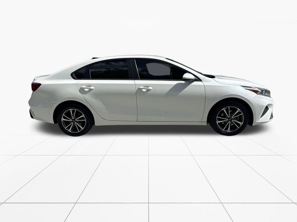 Used 2022 Kia Forte LXS image 10