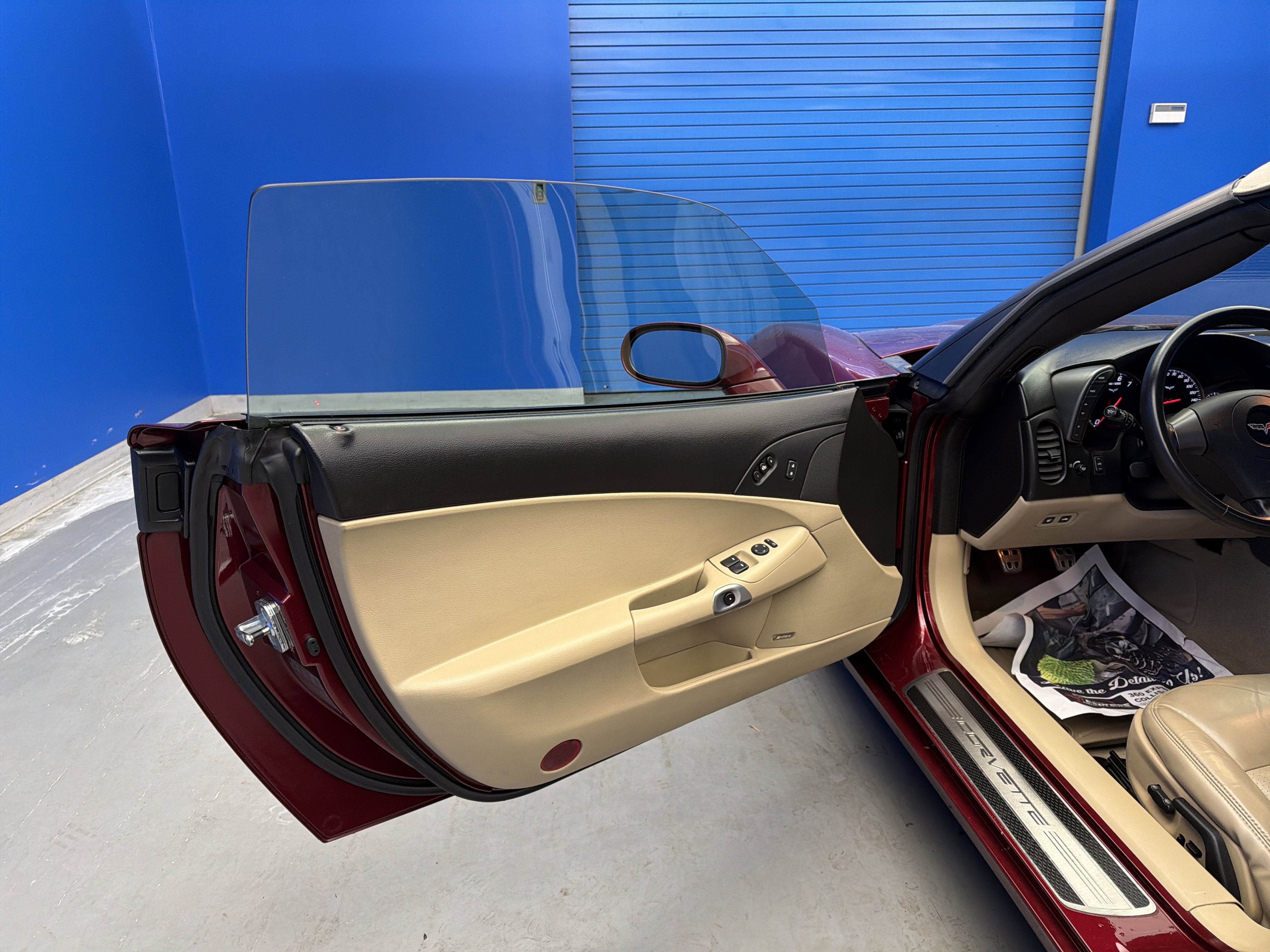 Used 2007 Chevrolet Corvette Convertible w/ Preferred Equipment Group image 10