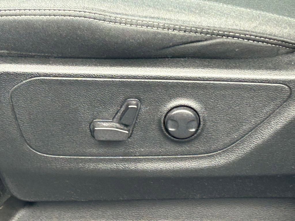 Used 2023 RAM 1500 Big Horn image 15