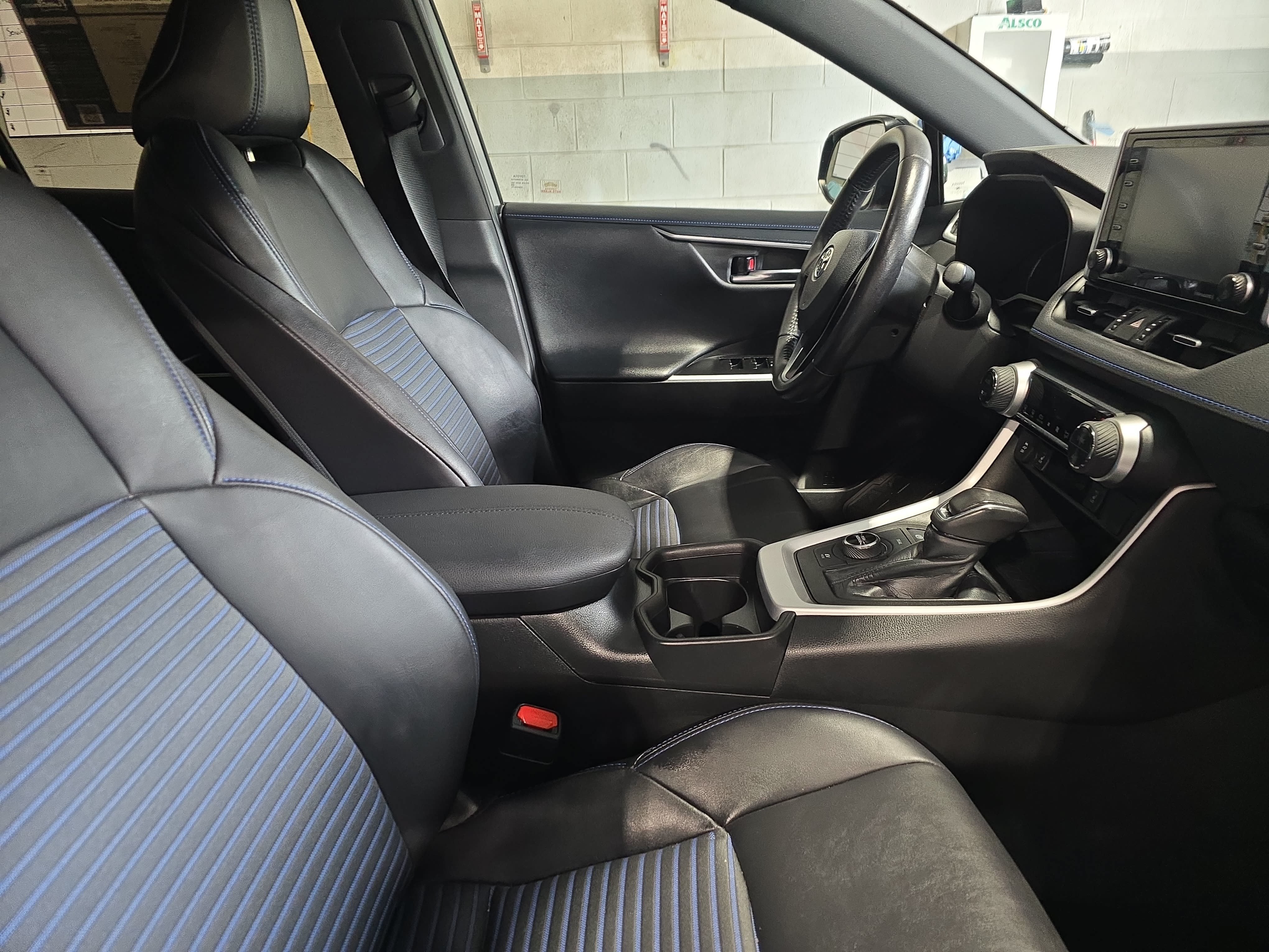 Certified 2021 Toyota RAV4 XSE w/ XSE Grade Weather Package AWD/4WD image 10