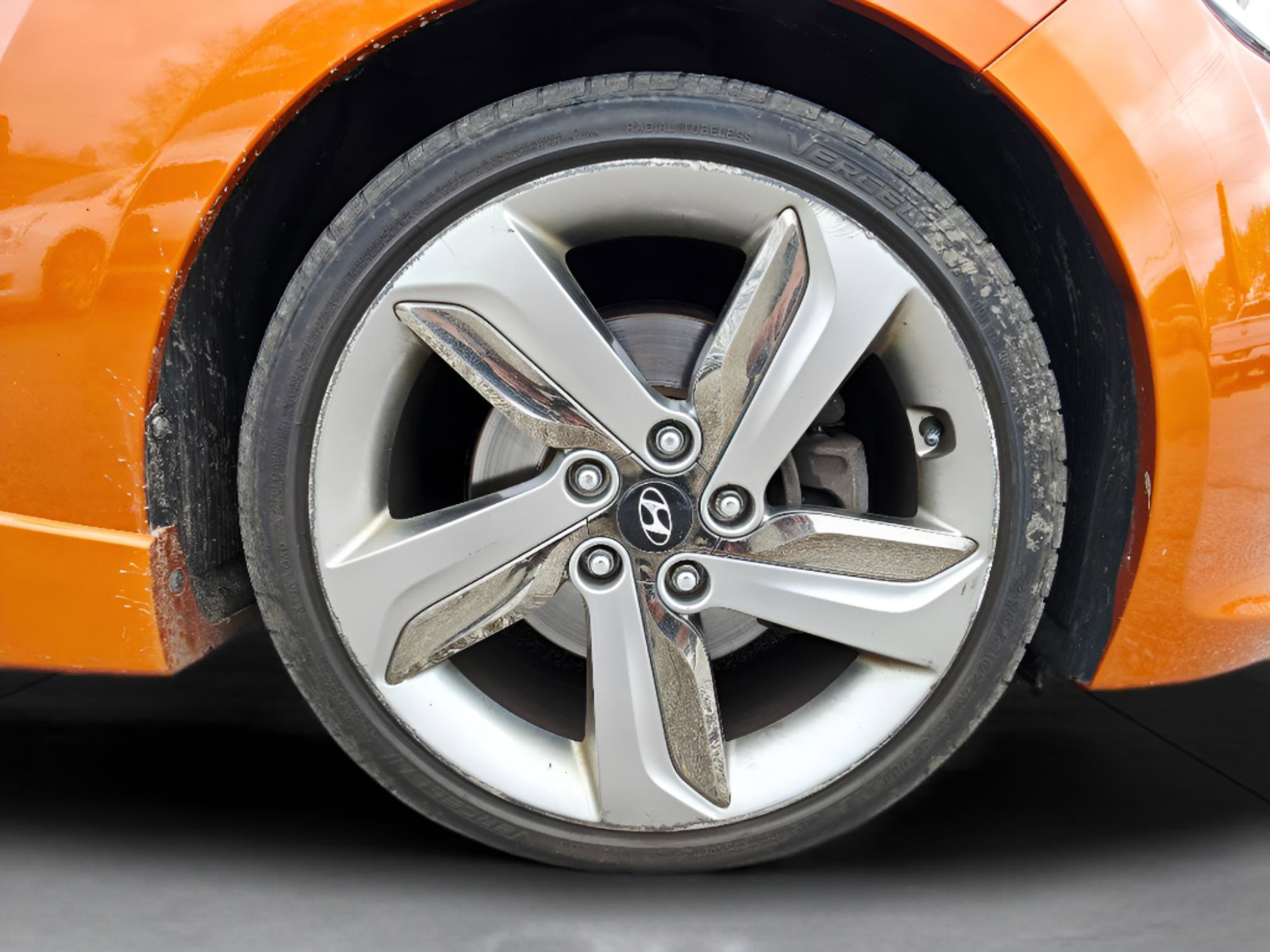 Used 2013 Hyundai Veloster Turbo FWD image 37