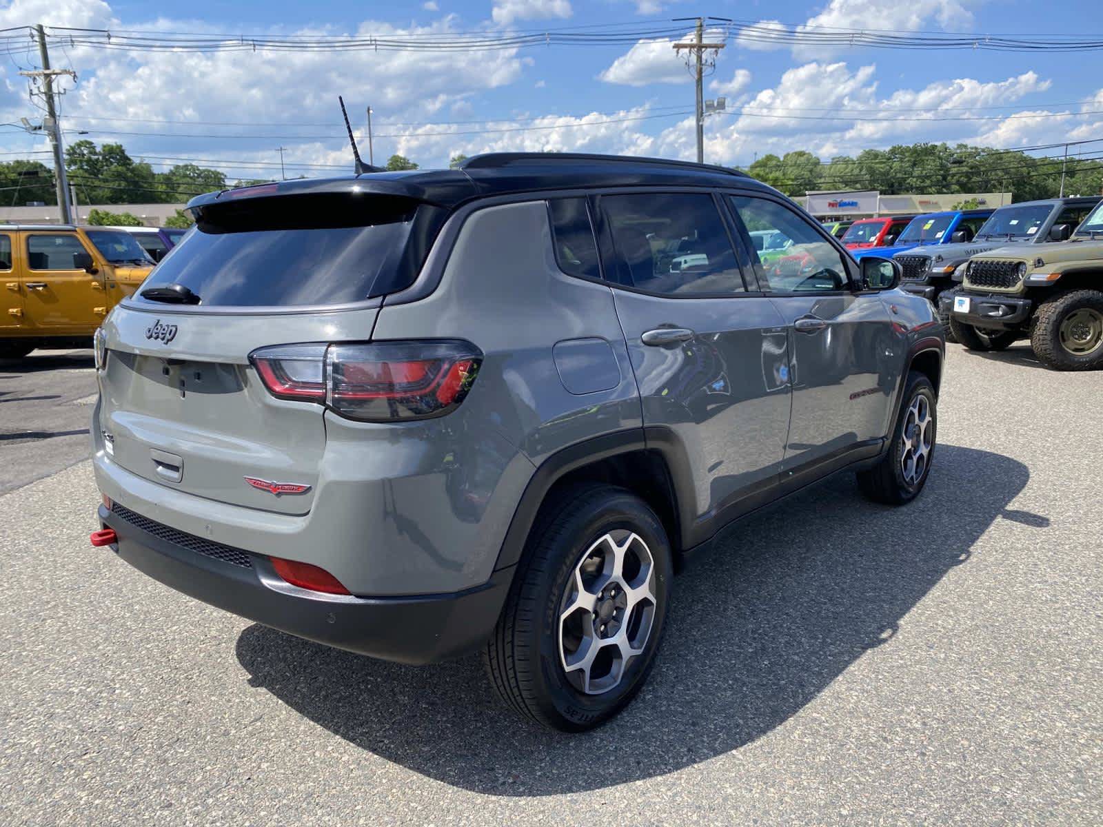 Certified 2022 Jeep Compass Trailhawk w/ Trailhawk Elite Group AWD/4WD image 3