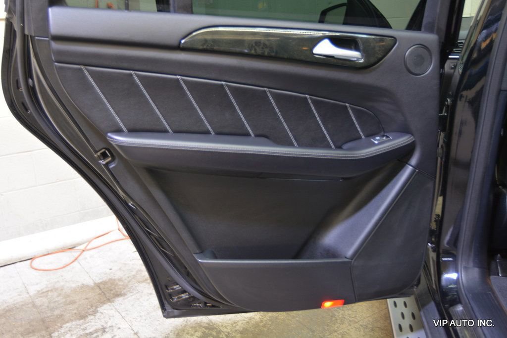 Used 2015 Mercedes-Benz GL 320 BlueTEC 4MATIC image 9