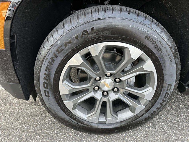 Certified 2025 Chevrolet Suburban LS w/ LPO, Dark Essentials Package image 8