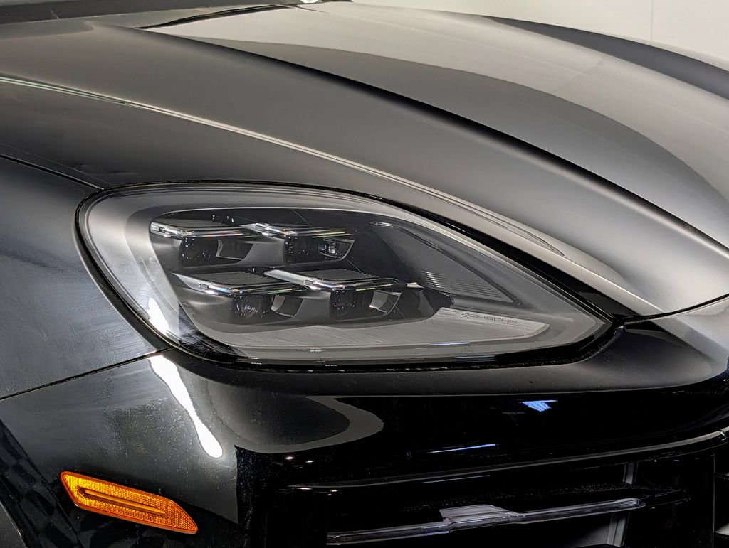 New 2026 Porsche Cayenne Coupe AWD/4WD image 15