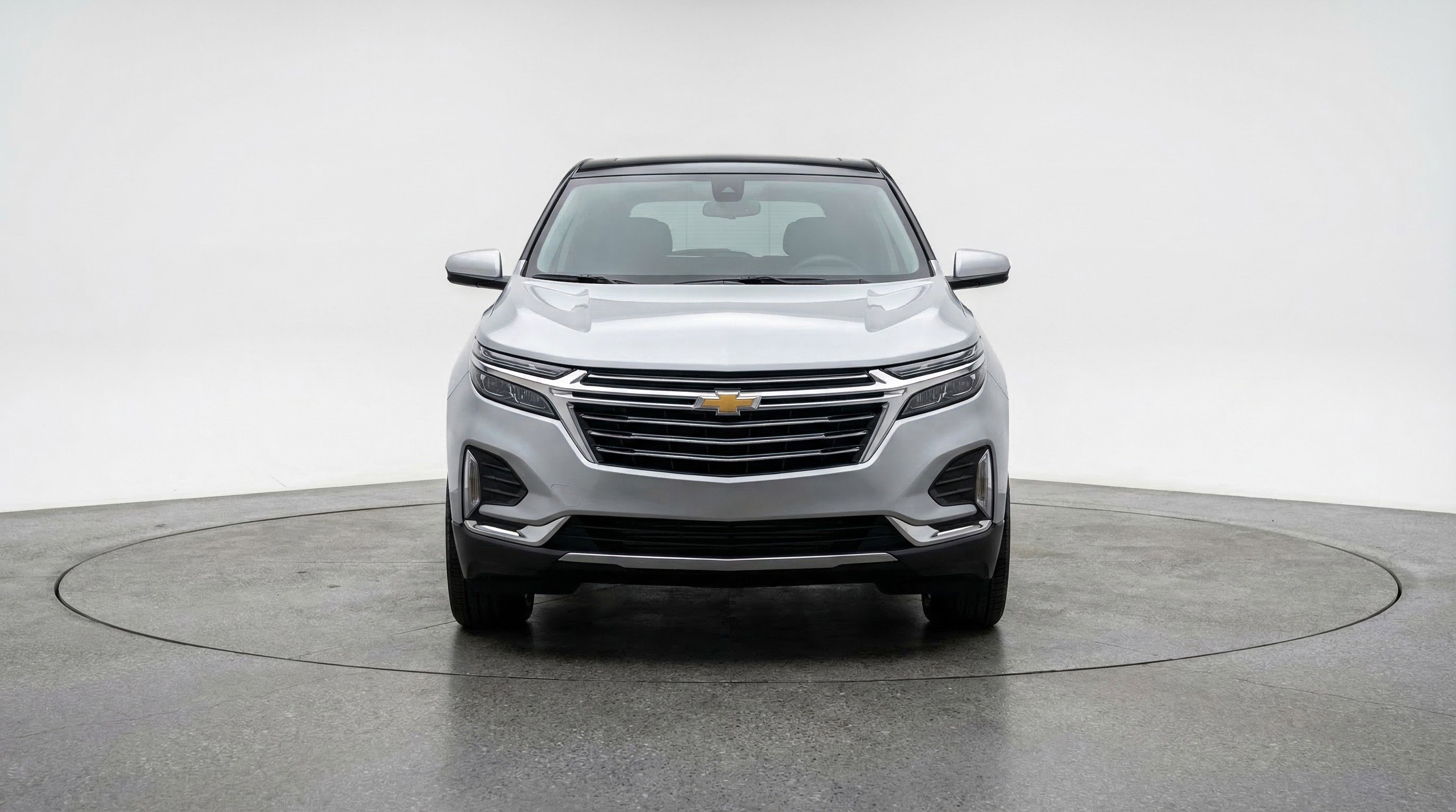 Used 2025 Chevrolet Equinox LT FWD image 2
