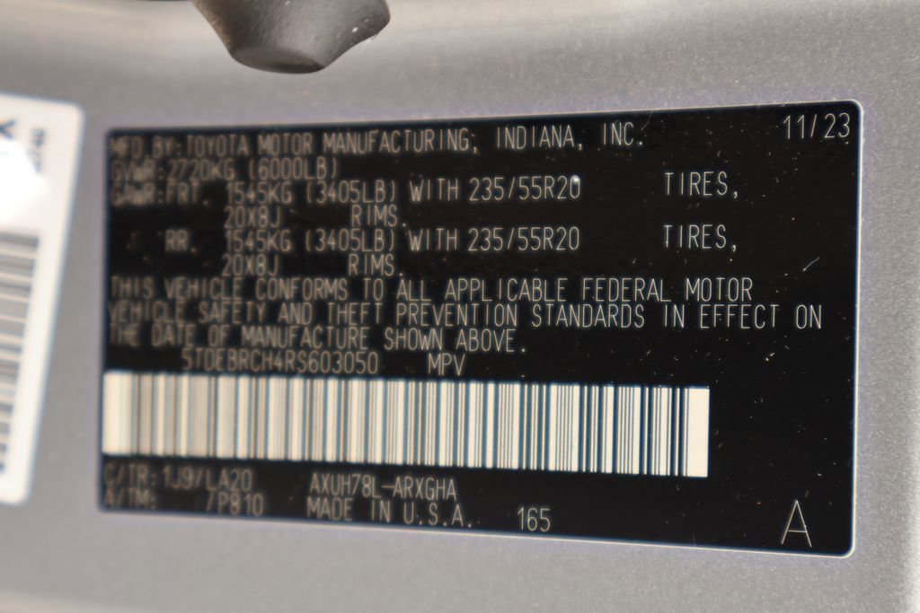 Certified 2024 Toyota Highlander Platinum AWD/4WD image 30