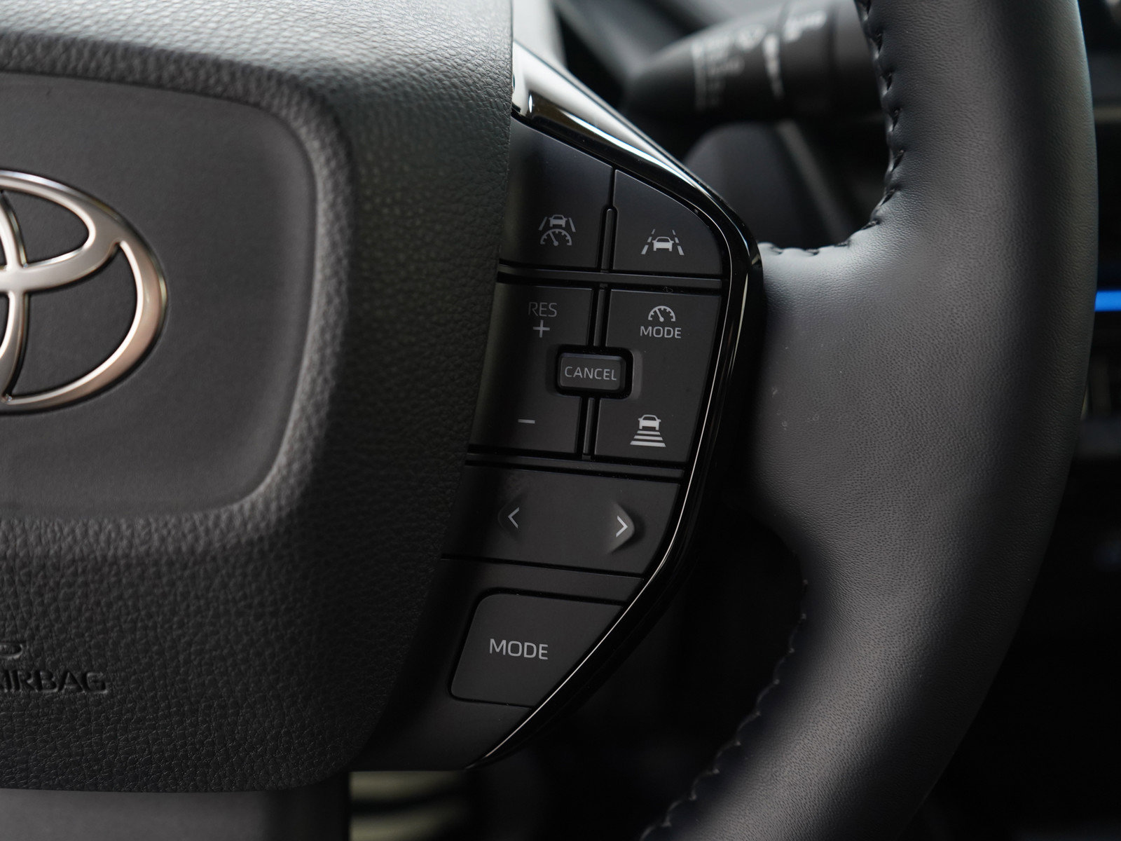 Used 2025 Toyota Prius Limited image 29