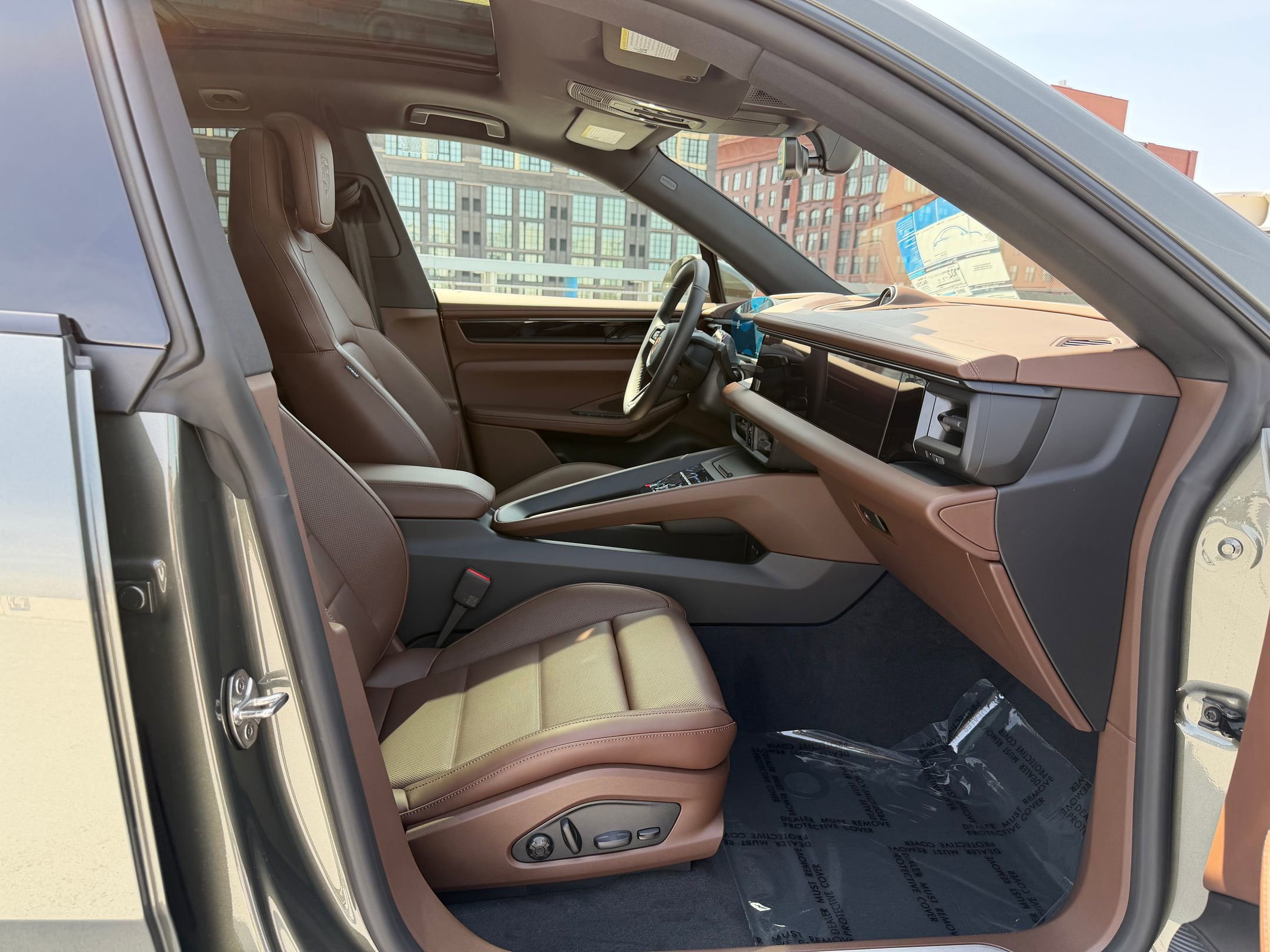 New 2026 Porsche Macan 4 Electric AWD/4WD image 14
