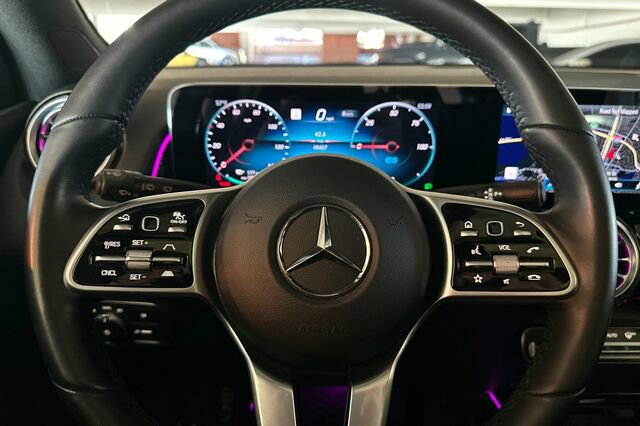 Certified 2022 Mercedes-Benz EQB 350 4MATIC image 29