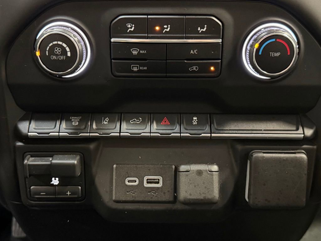 Used 2024 Chevrolet Silverado 3500 W/T image 14