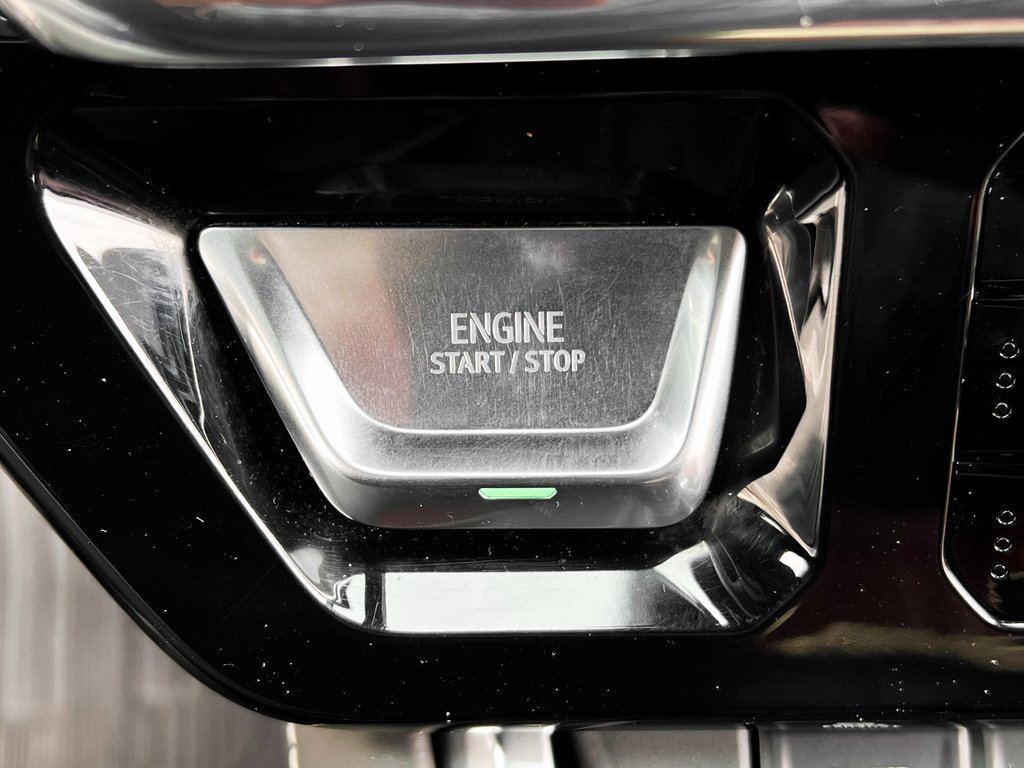 Used 2025 GMC Sierra 3500 Denali Ultimate image 11