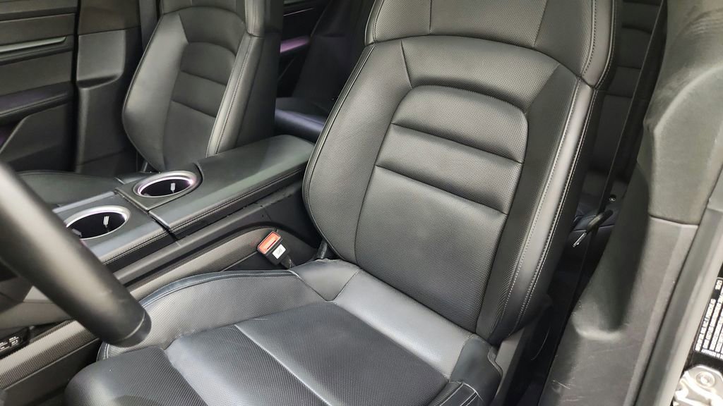 Used 2022 Porsche Taycan Turbo S image 35