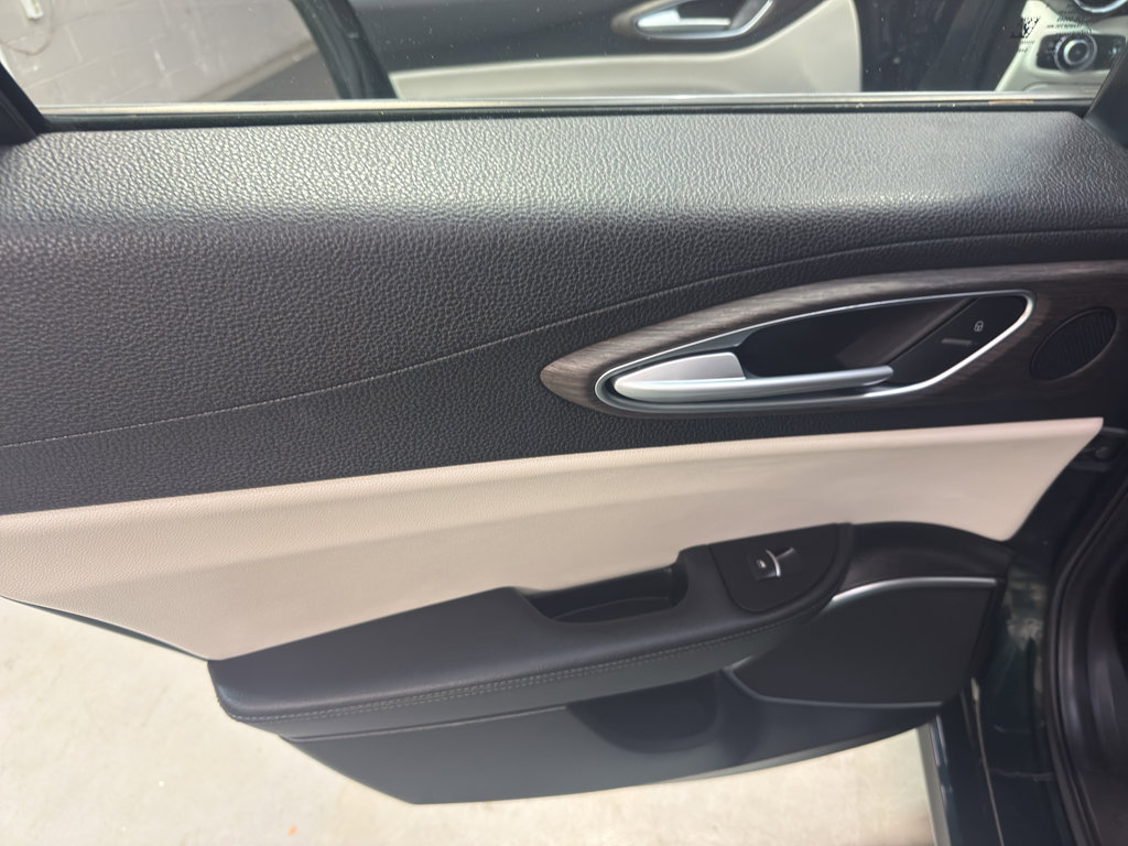 Used 2020 Alfa Romeo Giulia Ti image 27