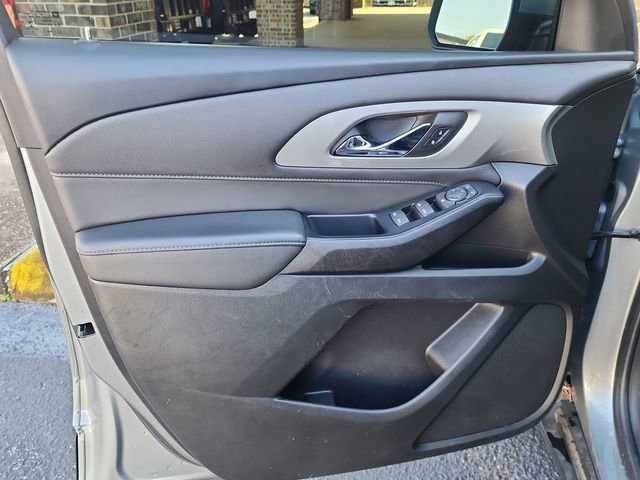 Used 2023 Chevrolet Traverse LT image 12