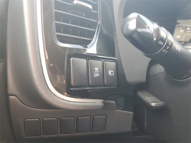 Used 2019 Mitsubishi Outlander SE image 29
