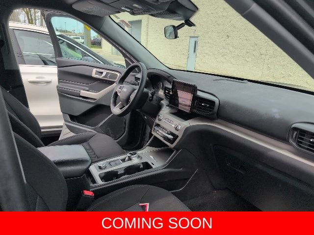 Used 2024 Ford Explorer XLT AWD/4WD image 10