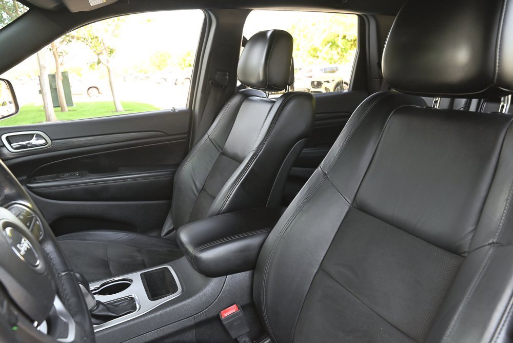 Used 2021 Jeep Grand Cherokee Laredo X image 13