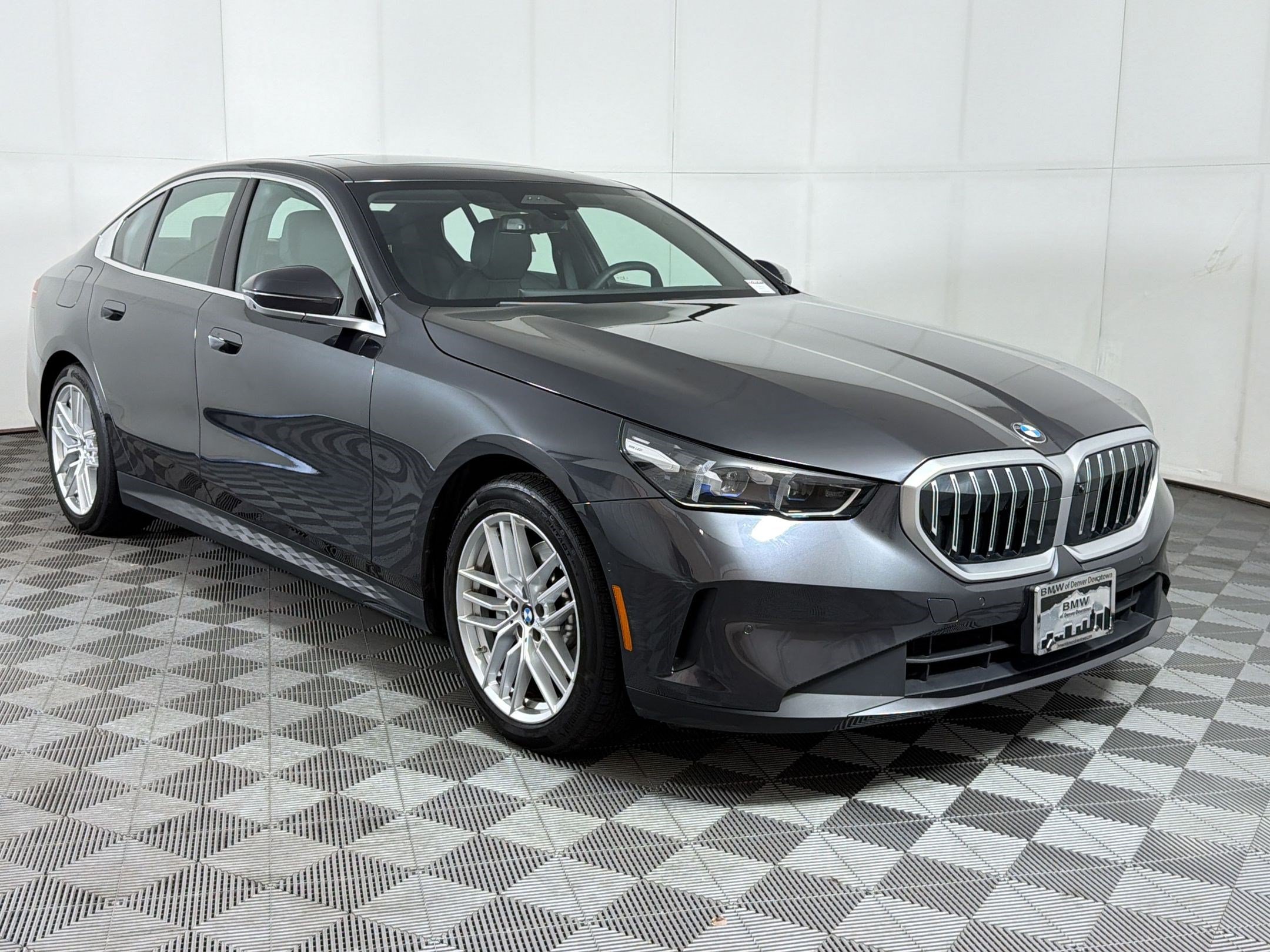 Certified 2025 BMW 530i xDrive w/ Premium Package AWD/4WD image 7
