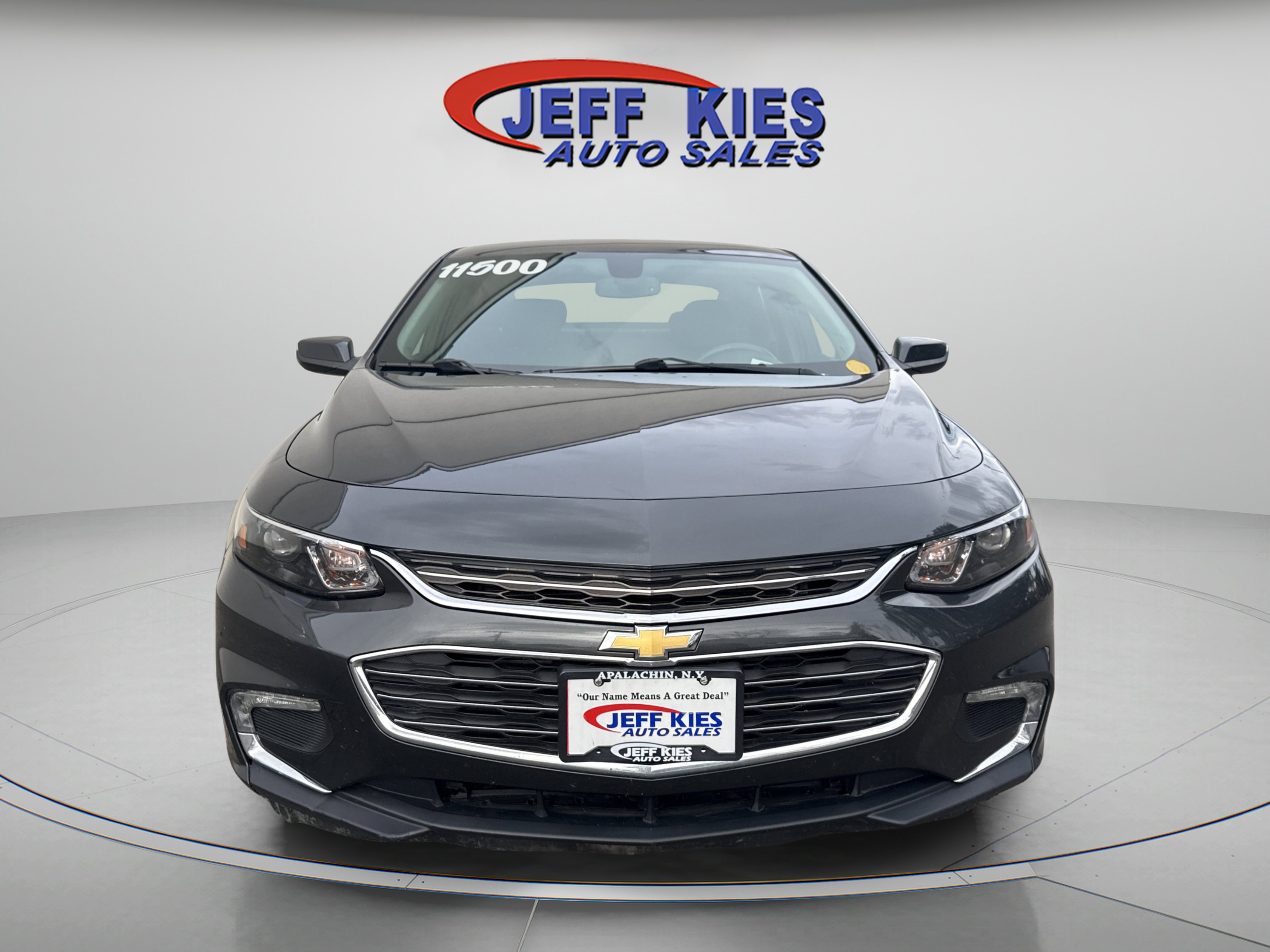 Used 2017 Chevrolet Malibu LT image 3