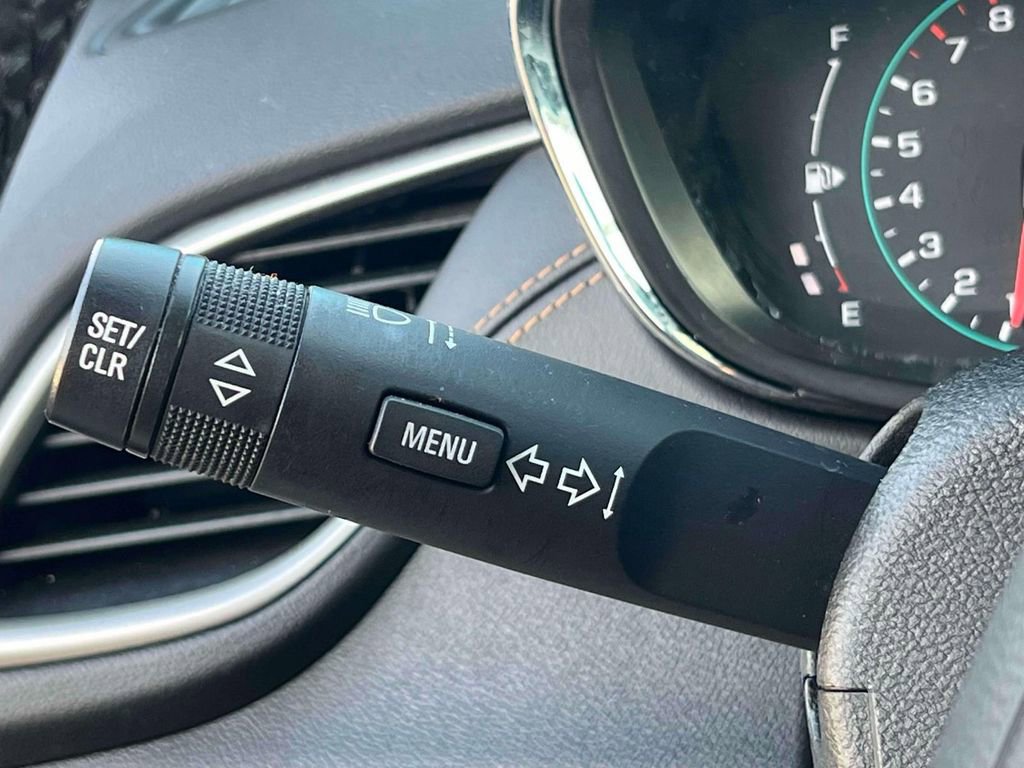 Used 2019 Chevrolet Trax LT w/ LT Convenience Package FWD image 25