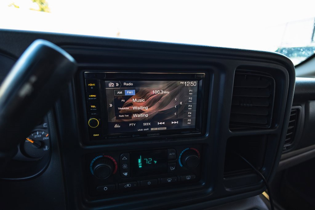 Used 2003 Chevrolet Suburban 4WD image 14