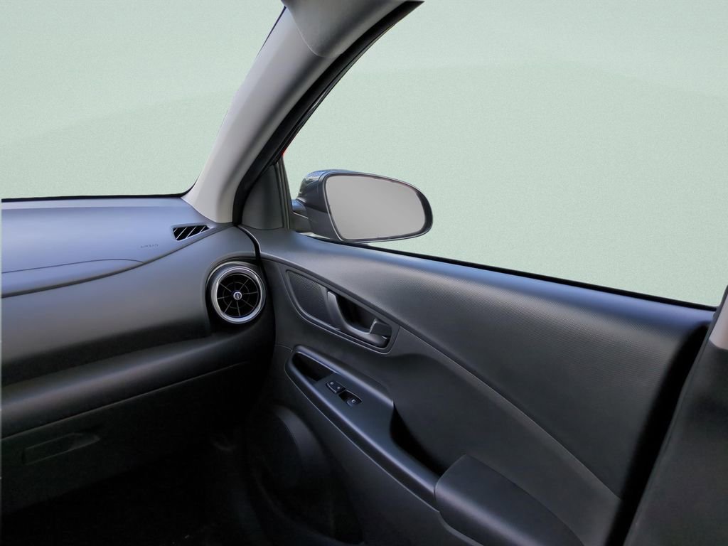 Certified 2022 Hyundai Kona SE FWD image 13