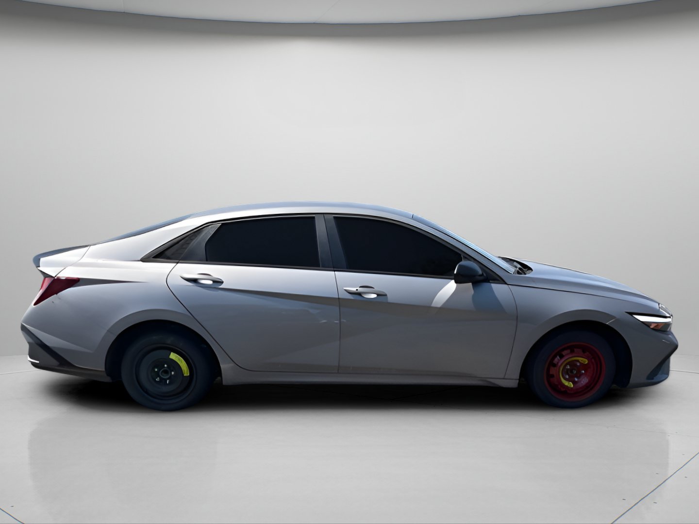 Used 2025 Hyundai Elantra Sport FWD image 5