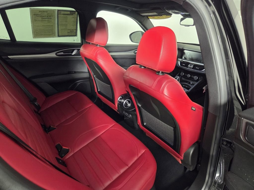 Used 2024 Alfa Romeo Stelvio Veloce image 30