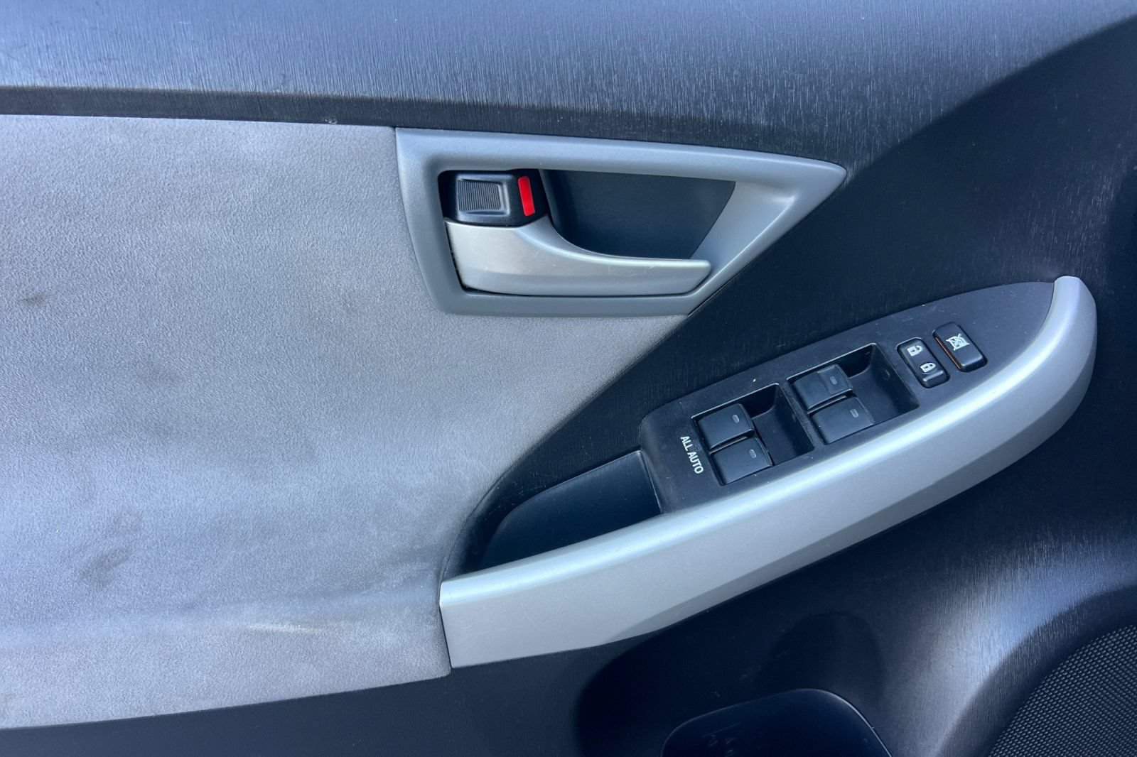 Used 2015 Toyota Prius Two FWD image 12