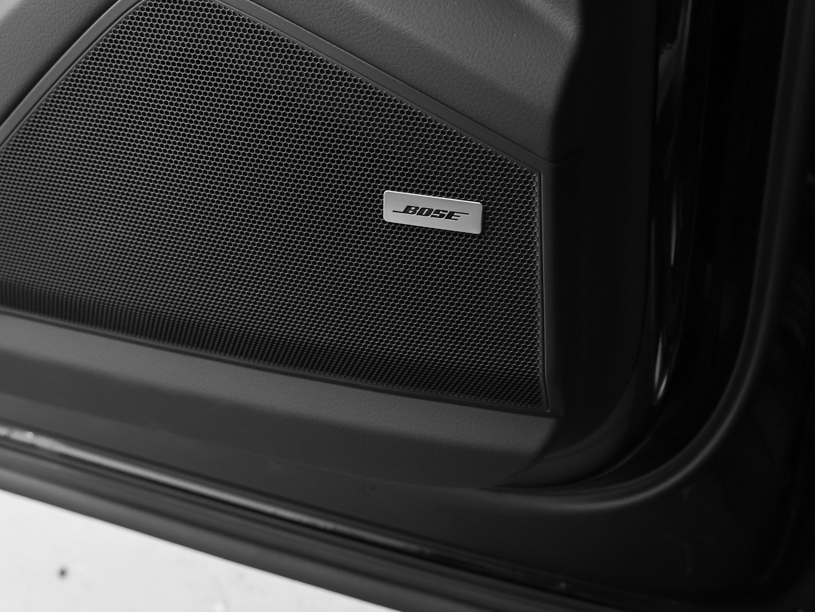 Certified 2025 Porsche Cayenne image 32