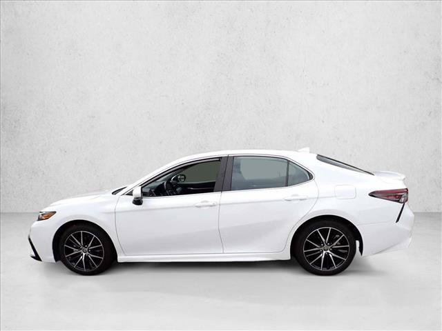Used 2024 Toyota Camry SE FWD image 2
