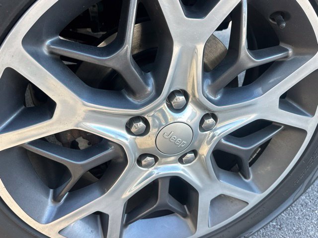 Used 2019 Jeep Grand Cherokee Limited w/ Luxury Group II AWD/4WD image 33