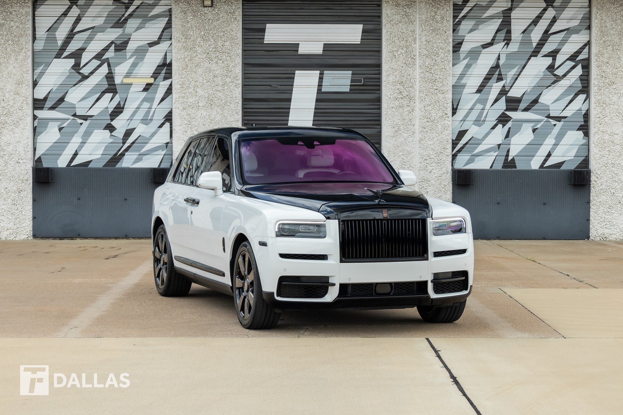 Used 2022 Rolls-Royce Cullinan w/ Technology Package AWD/4WD image 1