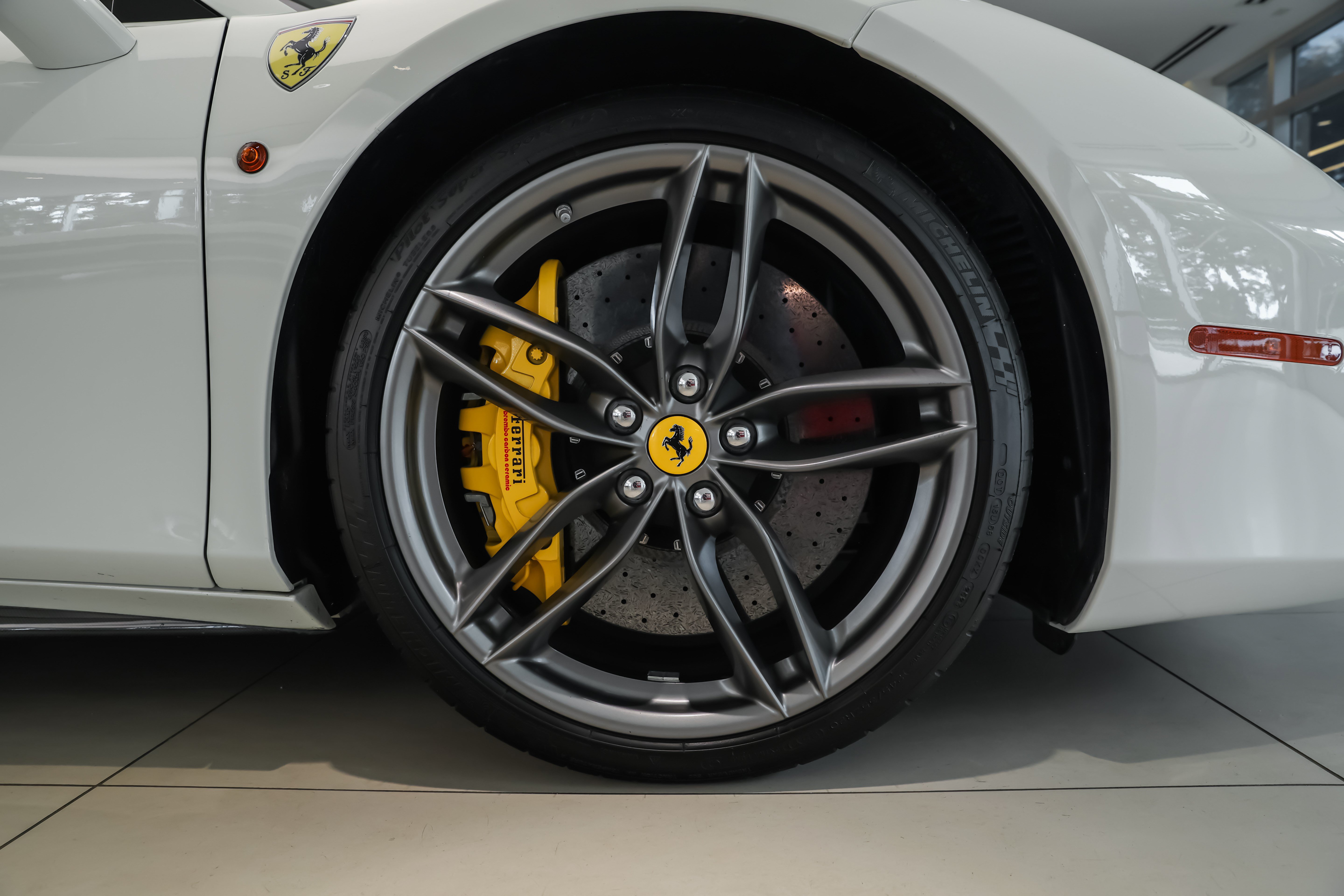 Used 2018 Ferrari 488 Spider RWD image 41
