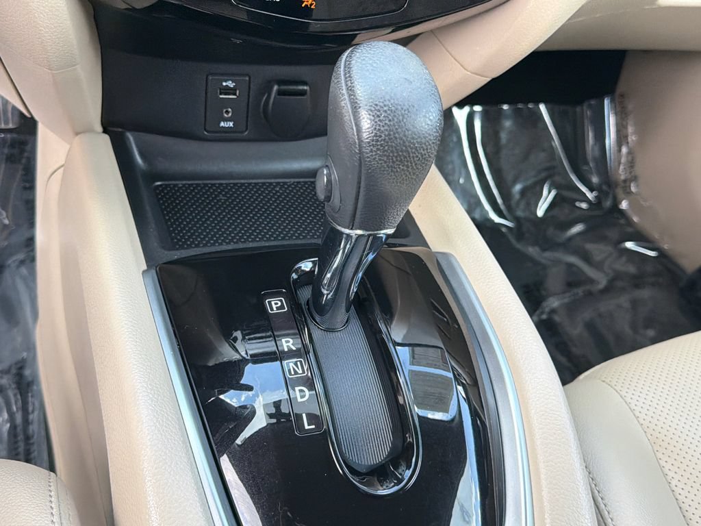 Used 2016 Nissan Rogue SL AWD/4WD image 32