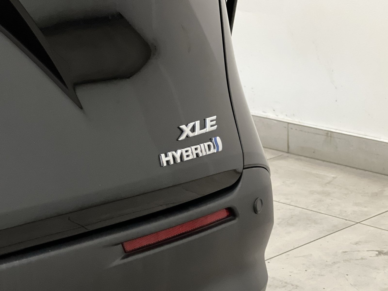 Used 2024 Toyota Sienna XLE w/ XLE Plus Package FWD image 29