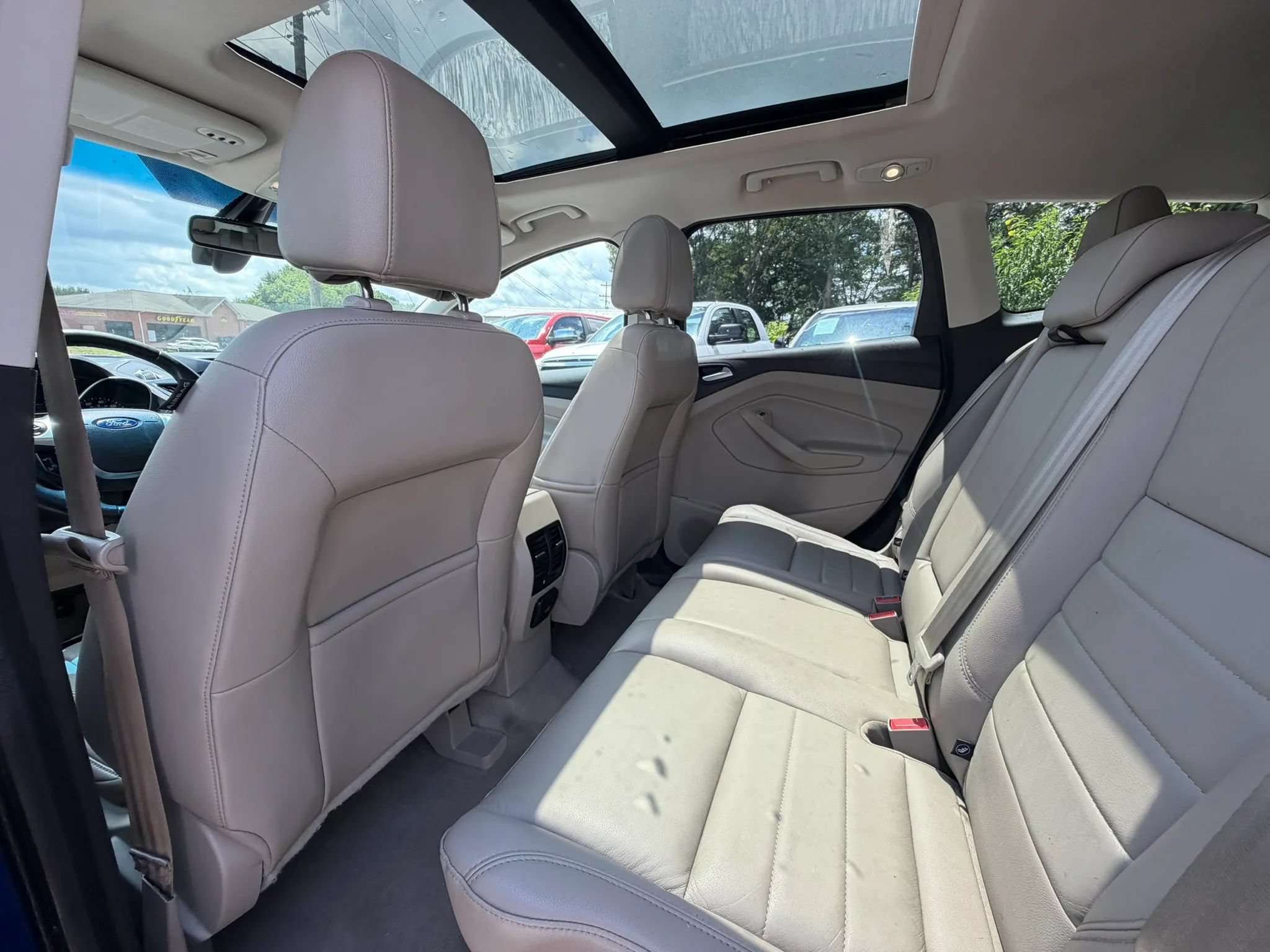Used 2016 Ford Escape Titanium FWD image 16