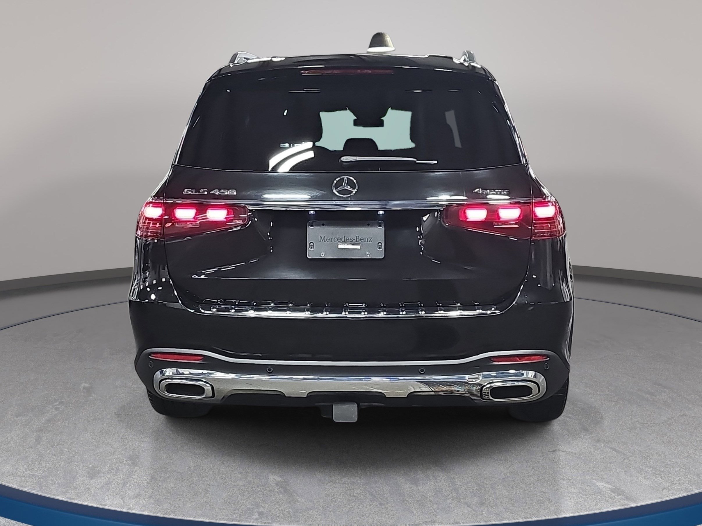 Used 2024 Mercedes-Benz GLS 450 4MATIC image 7