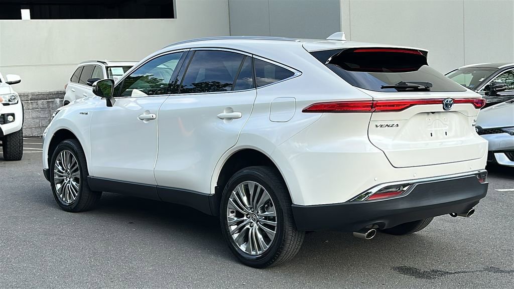 Used 2021 Toyota Venza XLE w/ Softex Package AWD/4WD image 3