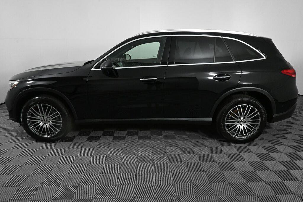 Certified 2025 Mercedes-Benz GLC 300 image 11