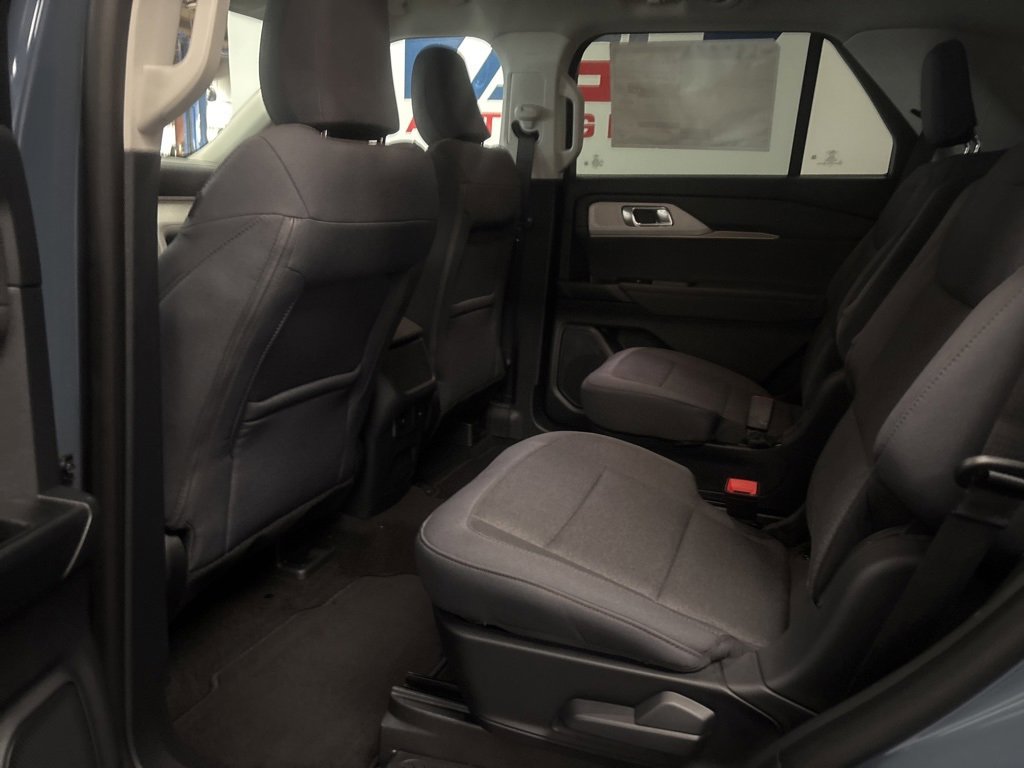 New 2025 Ford Explorer Active image 25